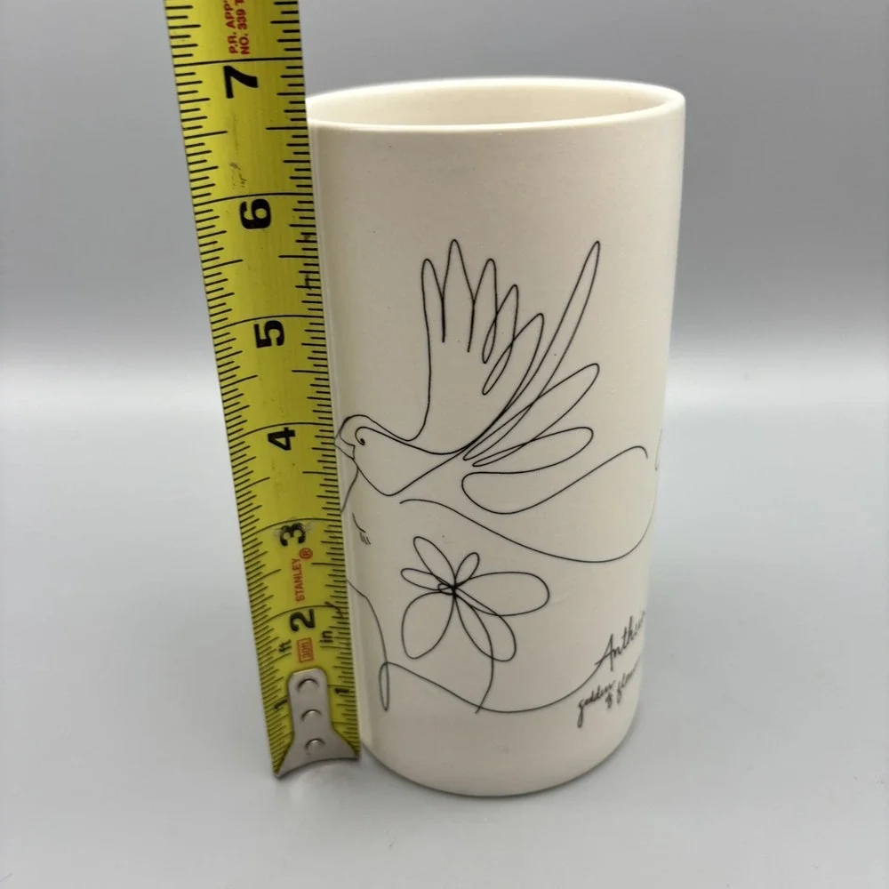Antheia Goddess Of Flowers Line Drawing Vase‎